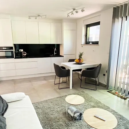 Seaside With A Swimming Pool Novigrad - 25255 Daire *