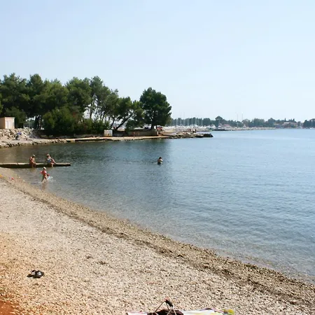 아파트 Seaside With A Swimming Pool Novigrad - 25255 *