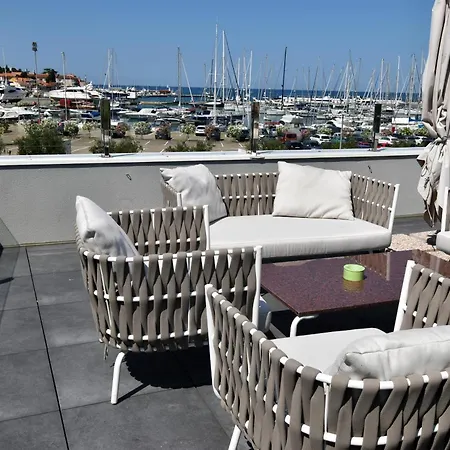 Seaside With A Swimming Pool Novigrad - 25255 아파트 *